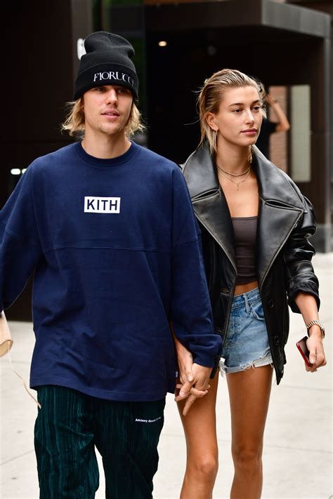 who is justin bieber dating in 2015